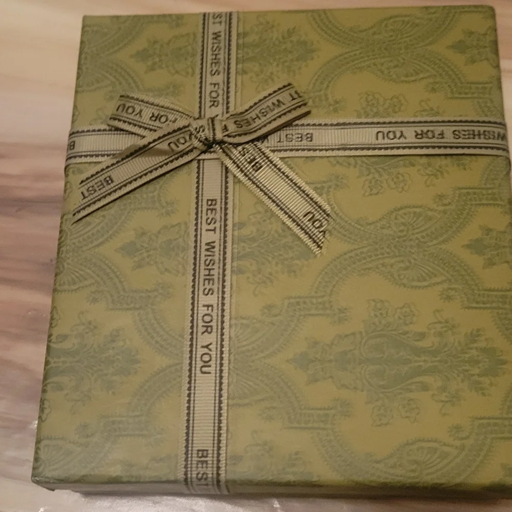 Elegant Green Gift Wrap with Ribbon